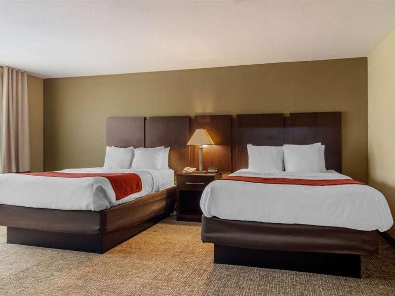 Comfort Inn & Suites Perry National Fairgrounds Area Exterior photo