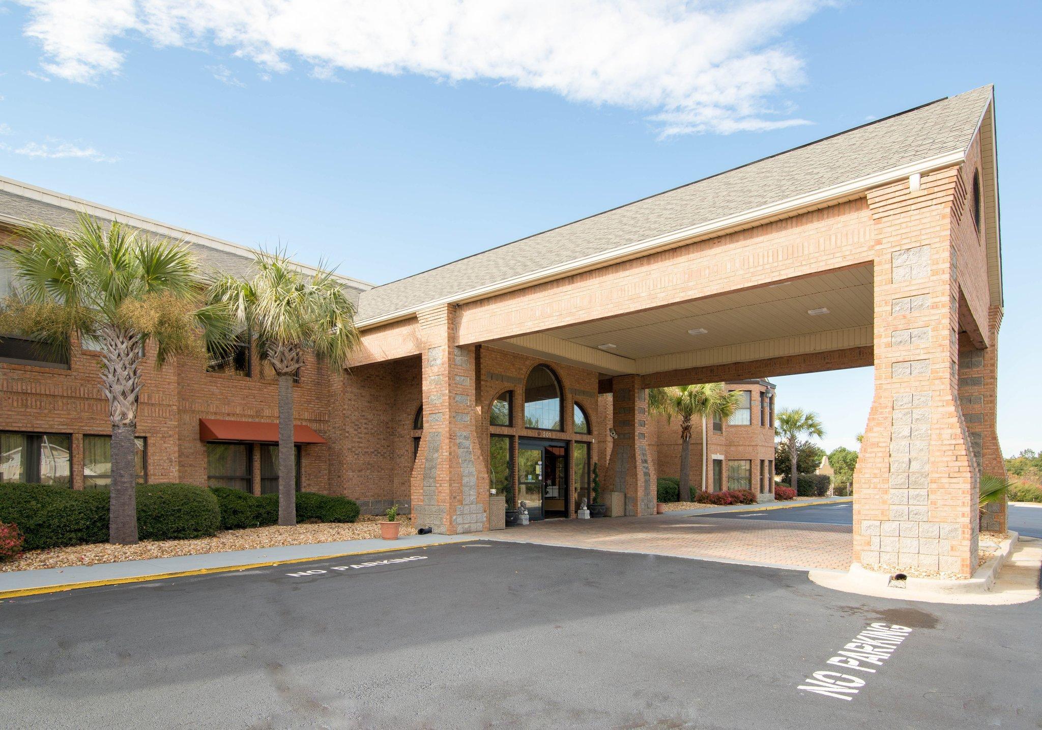 Comfort Inn & Suites Perry National Fairgrounds Area Exterior photo