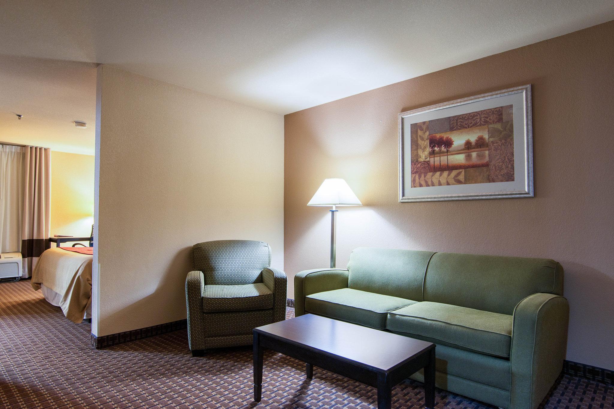 Comfort Inn & Suites Perry National Fairgrounds Area Exterior photo